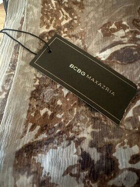 BCBG Max Azria 100% Silk Renaissance Style Print 41"X 41" Square New with Tags